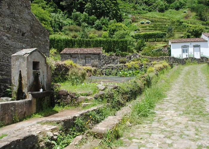 Aldeia Do Sanguinho * Faial da Terra